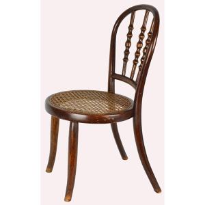 Child's Chair From Mundus