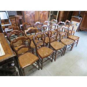 16 Chairs 