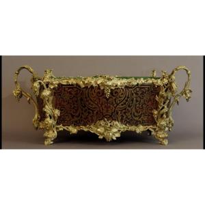 Important Table Planter With Vines 1840