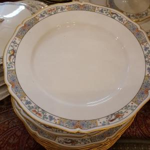 53 Pieces Porcelain Paris 1930 With Birds