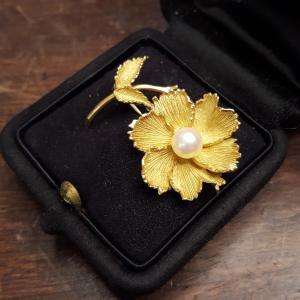 Gold And Pearl Flower Brooch 1940