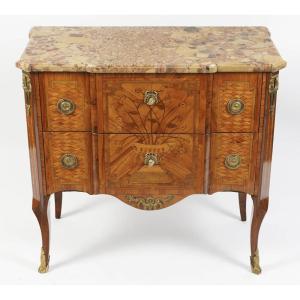 A Commode In Transition Style.