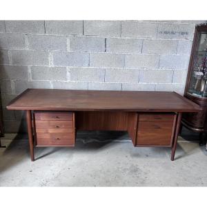 Scandinavian Desk