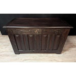 18th-century Catalan Carved Wooden Chest