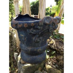 XIXth Century Cast Iron Planter, Adorned With Two Grotesques And Central Crown