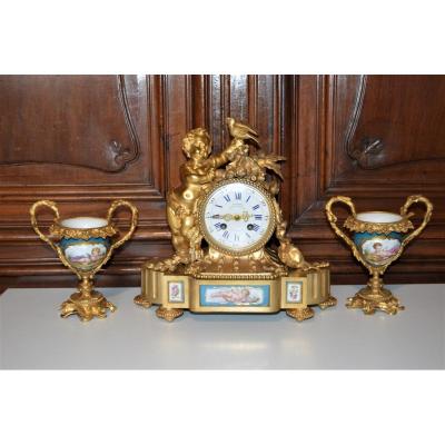 Pendulum Gilt Bronze And Sèvres Porcelain Vases
