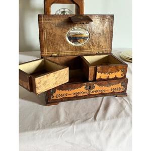 19th Century Italian Marquetry Jewelry Box Sorrente