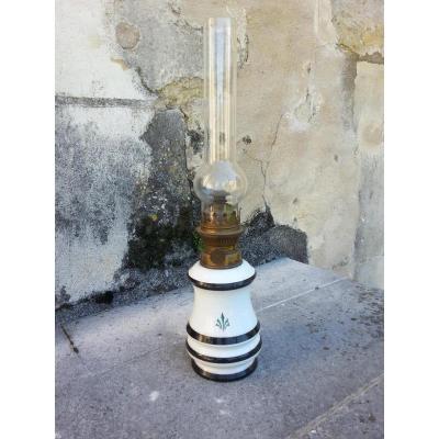 Oil Lamp. Porcelain. 19th