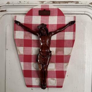 Finely Executed 18th Century Carved Walnut Wooden Crucifix