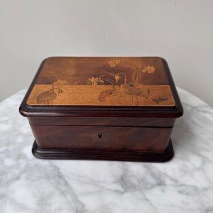 Marquetry Jewelry Box By Emile Gallé With Naturalist Decor