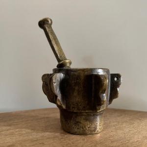 17th-century Bronze Winged Mortar And Pestle