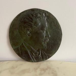 19th-century Bronze Medallion With A Green Patina Depicting A Man In A Suit