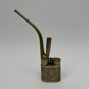 Late 19th-century Chinese Pipe Decorated With Plant Motifs