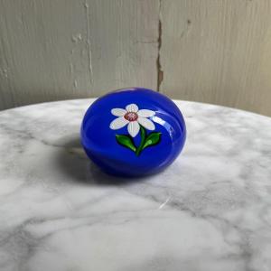 Saint-louis Crystal Paperweight Or Sulfide, 20th Century, Sl 1984, White Flower