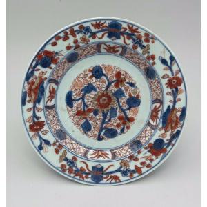 Japanese Imari Porcelain Plate With Floral Decoration