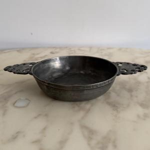 17th-century Pewter Bowl With Handles