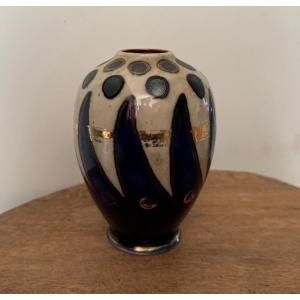 Vase From 1930, Manufactured In Quimper By Odetta, With Gilt Highlights 