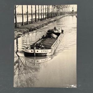 Black And White Photograph Titled "the Passing Barge" By Robert Laporte, 20th Century