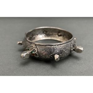 Berber Oriental Silver Bracelet, 20th Century, With Spikes And Cabochons, 54 Grams