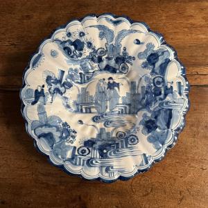 Deep, Polylobed Delftware Dish With Chinese Decoration, 18th Century 