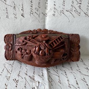 Snuffbox In Corozo With Gardener's Attributes 19th Century