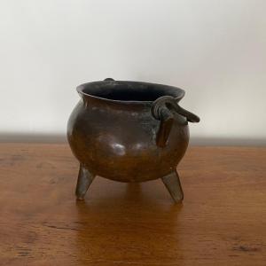 Tripod Bronze Pot With Handle 16th Century