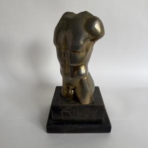 Modern Sculpture Depicting A Male Bust 