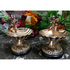 The Pair Of Salt Shakers And Their Salt Shovel To The Little Musicians