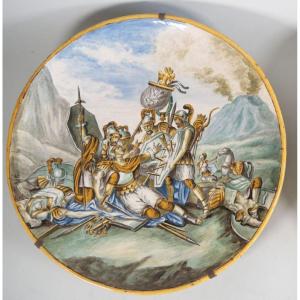 Very Large Round Dish With Polychrome Decor Of A Battle Scene 47 Cm