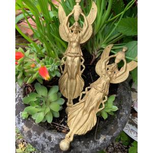 The Two Fames In Gilt Bronze, Furnishing Bronze