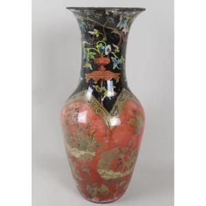 Eglomisé Glass Balluster Vase With Chinese Decor