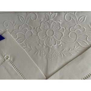 Embroidered Métis Bed Set, Sheet, 2 Pillowcases, Bolster, New 