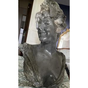 Imposing Bust Of A Woman By Van Der Stratten, Belle époque