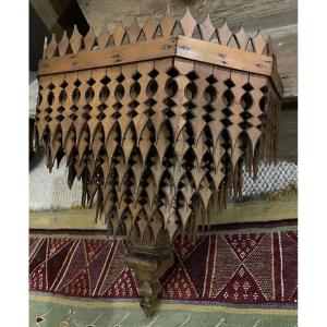 Oriental-style Console Table In Carved Wood 