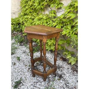 Cantor Stool With 5 Fluted Columns