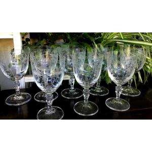 8 Crystal Glasses Engraved With Interlacing