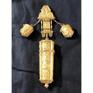 Chatelaine And Its Case In Chiseled And Engraved Pompom 18th Century Circa 1750