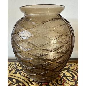 Daum Art Deco Vase In Smoked Crystal With Geometric Decor.