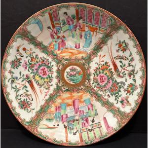 China Large Hollow Porcelain Dish In Canton Enamels Late 19th Century