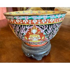 China Bencharong Porcelain Bowl For The Thai Market  19th Century