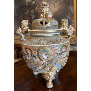 Important Satsuma Faience Incense Burner From Japan, Meiji Period, Late 19th Century, 45 Cm