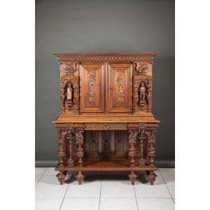 Credenza In Carved Walnut 