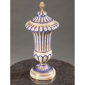 Covered Porcelain Vase With Polychrome And Gold Decoration, In The Sèvres Style, 19th Century