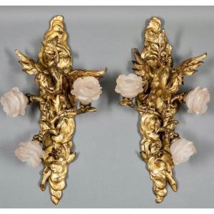 Importante Paire D’appliques.