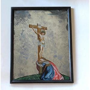 “mary Magdalene At The Foot Of Christ On The Cross”. Fixed Under 19th Century églomisé And Beveled Glass.