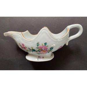  18th Century Porcelain Gravy Boat. India Company. Floral Decor.