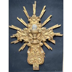 18th  Carved And Gilded Wood. Cross With Ciborium On A Radiant Background. 