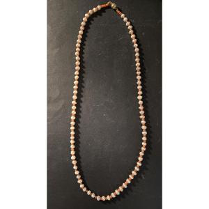 Long Necklace In Cultured Pearls And Coral Beads. 18k Gold Clasp. Mid-20th Century.