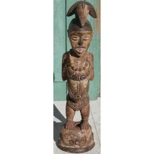 Large African Sculpture Depicting A Figure And A Bird – Polychrome Wood – 53 Cm – 20th Century