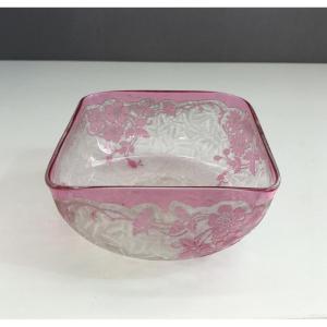 Old Baccarat Crystal Bowl Decorated With Wild Rose And Anthemis